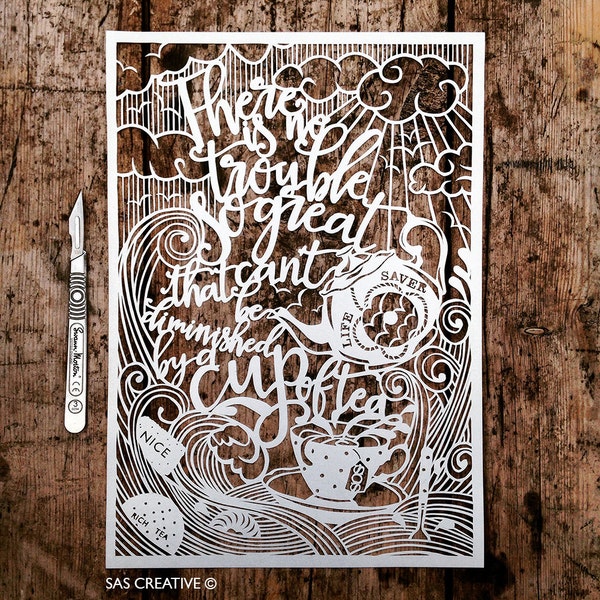 Papercut-sjabloon 'Er is geen probleem zo groot - verminderd door een kopje thee' pdf-jpeg- en SVG-bestand voor de Silhouette Cameo of Cricut