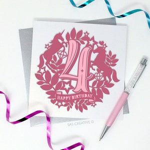 Papierschnitt Vorlage Happy Birthday Vierter 4.4 Vier Einhorn Magie Themed Card Making PDF JPEG für Handschnitt und SVG für Schneidemaschinen
