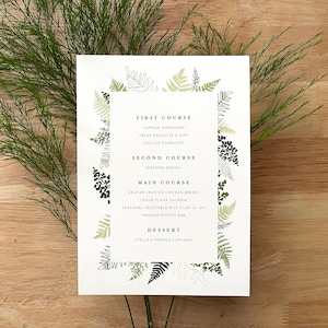 Menú de boda Helechos verdes A7 5x7 Tarjeta de menú impresa personalizada Fuentes simples Naturaleza al aire libre Ilustración botánica