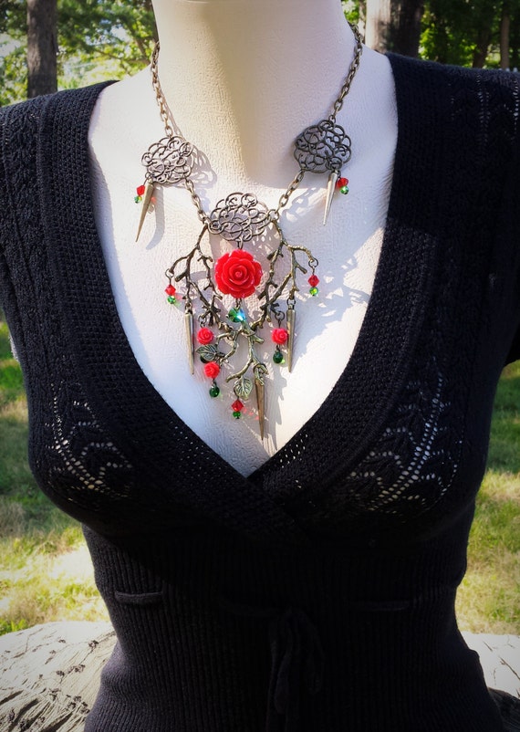 Fairy roses necklace deals