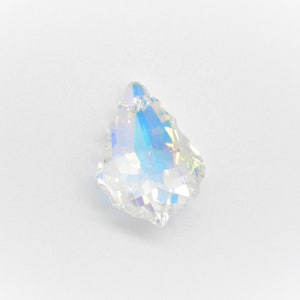 Swarovski (6090) 22 x 15mm Faceted Baroque Pendant