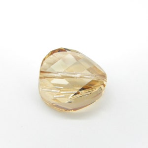 SWAROVSKI (5621) 18mm, 14mm, Twist Bead