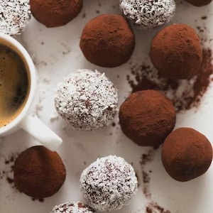 Classic Truffles Professional Pastry Recipes: Non Shell