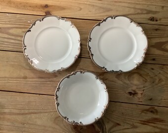 HUTSCHENREUTHER "REVERE" WHITE PATTERN 8045 FRUIT/DESSERT BOWL 5 1/4" GREAT HUTSCHENREUTHER "REVERE" WHITE PATTERN 8045 FRUIT/DESSERT BOWL 5 1/4" GREAT