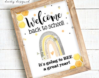 Bee Theme Welcome back to school Sign - Bulletin Board - Door sign - Daycare teacher - Bee's Class - Bumblebee classroom decor - Bee Class