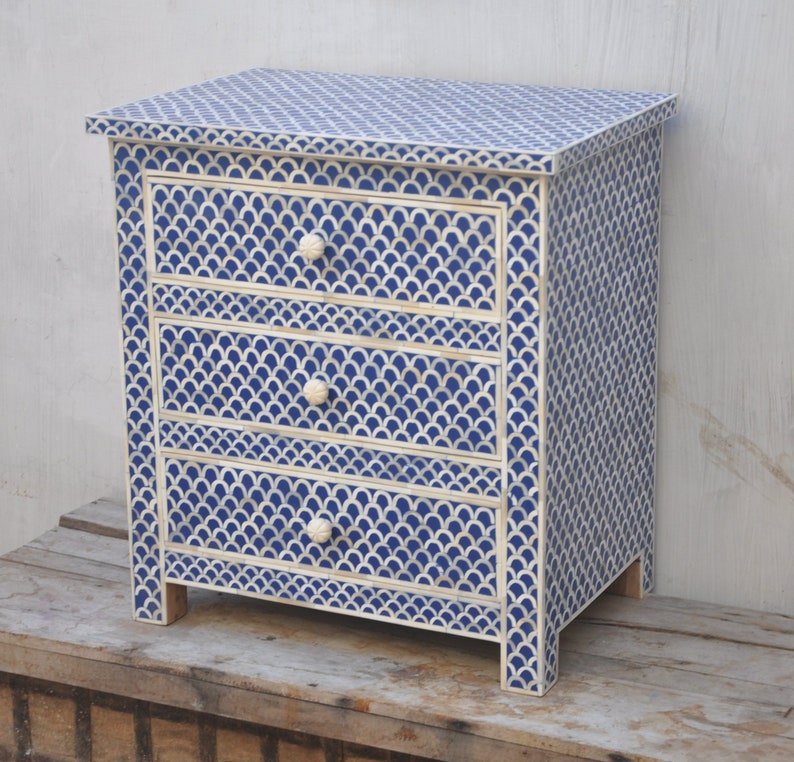 Handmade Bone Inlay Wooden Modern Fish Scale Pattern Bedside Nightstand Furniture with 1 Drawer and 1 Door .