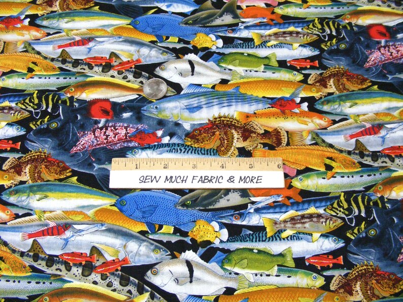 Yard Fish Catalina Island Tropical Fish Cotton Fabric 8202 Elizabeth/'s Studio