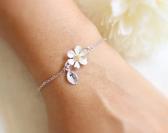 Personalisiertes Gänseblümchen-Armband, Brautjungfern-Schmuck, Brautjungfern-Armband, Hochzeitsarmband, Initial-Armband, Brautjungfern-Geschenk, Blumenmädchen-Geschenk