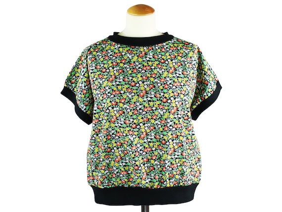 Vintage 1980's Floral Handmade T-Shirt Cotton Rai… - image 1