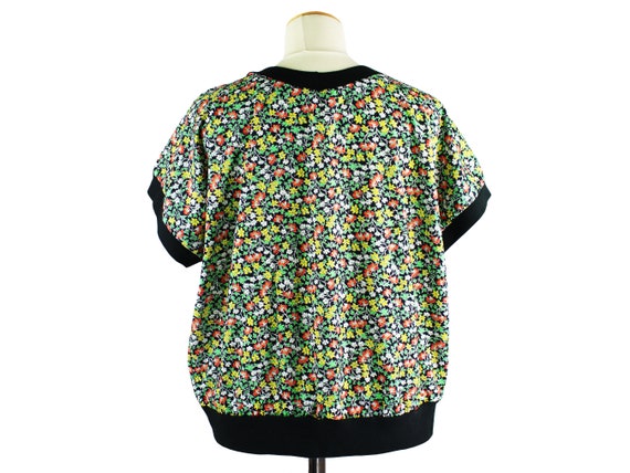 Vintage 1980's Floral Handmade T-Shirt Cotton Rai… - image 2