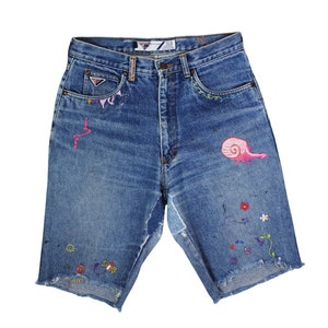 Pantalones cortos vaqueros reciclados personalizados de los años 80, únicos en su tipo, con bordado artesanal, talla unisex para adultos (76/79 cm)