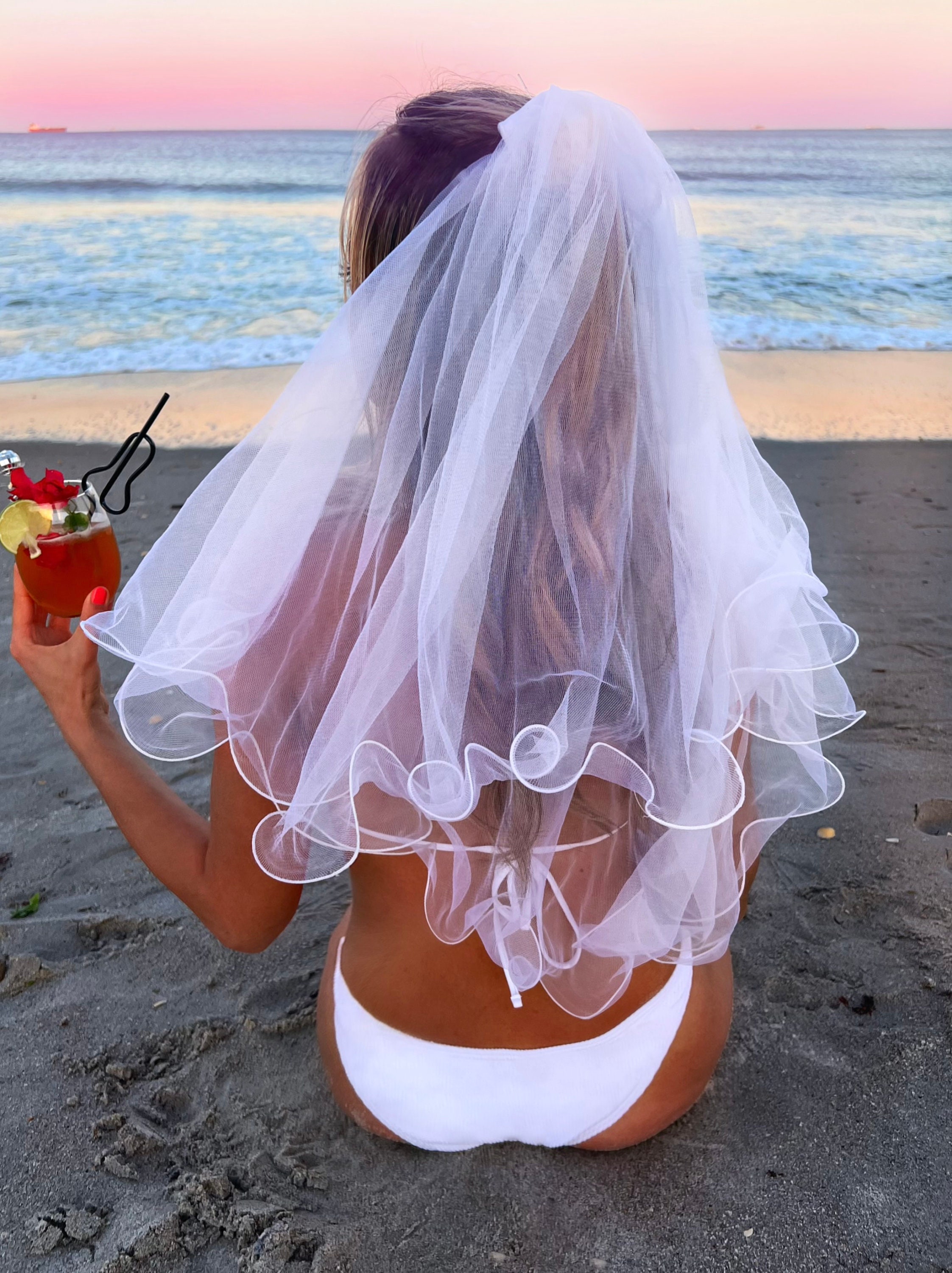 Pearl Bachelorette Party Veil: Bridal Shower Gift - Etsy