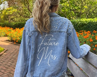 Verlobungsgeschenke, Future Mrs Bridal Shower Geschenk, benutzerdefinierte Hochzeitsjacke, personalisierte Brautjean-Junggesellinnenabschiedsjacke