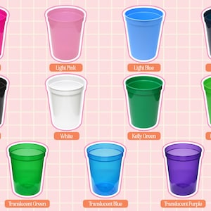 Peut inclure: Une collection de onze gobelets en plastique de diff&eacute;rentes couleurs, notamment rose vif, rose clair, bleu clair, bleu marine, noir, blanc, vert kelly, vert lime, vert translucide, bleu translucide et violet translucide, chacun avec une &eacute;tiquette.