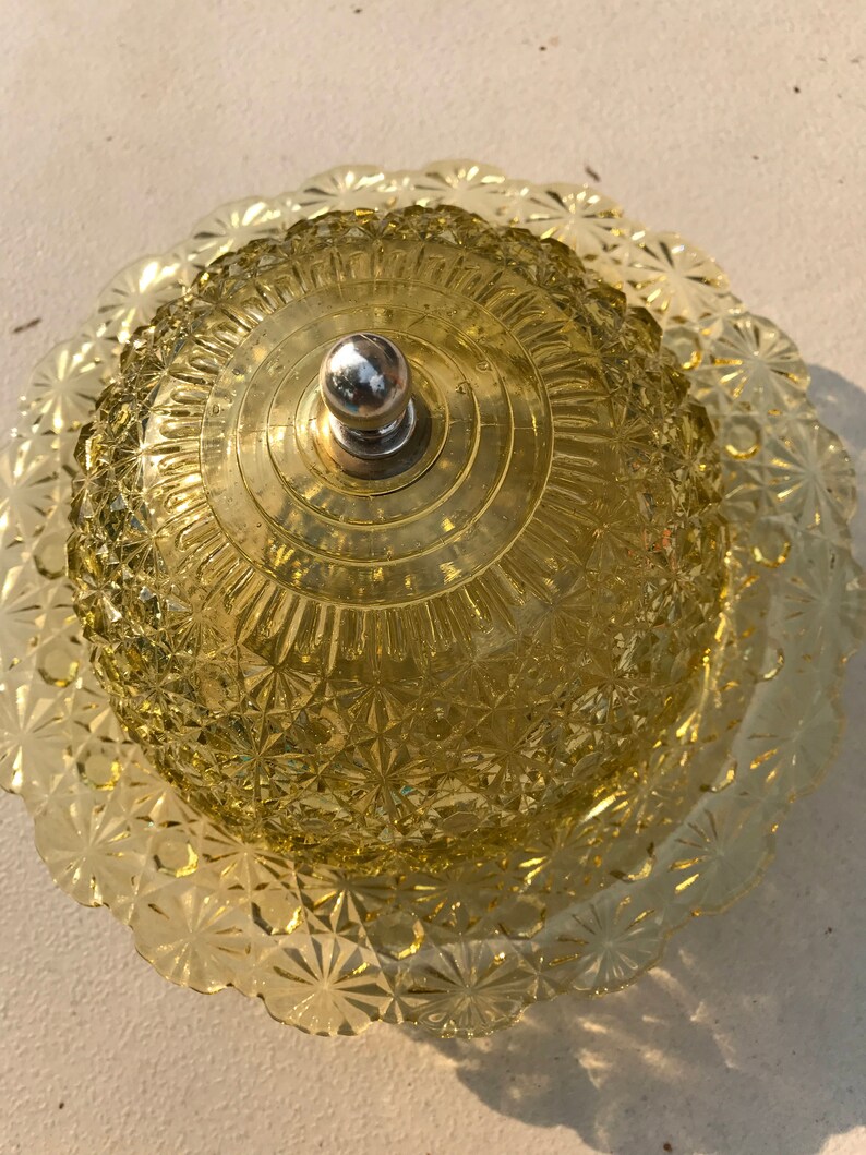 Daisy & Button Yellow Glass Butter Dish/ Cheese Keeper /w Silver Knob