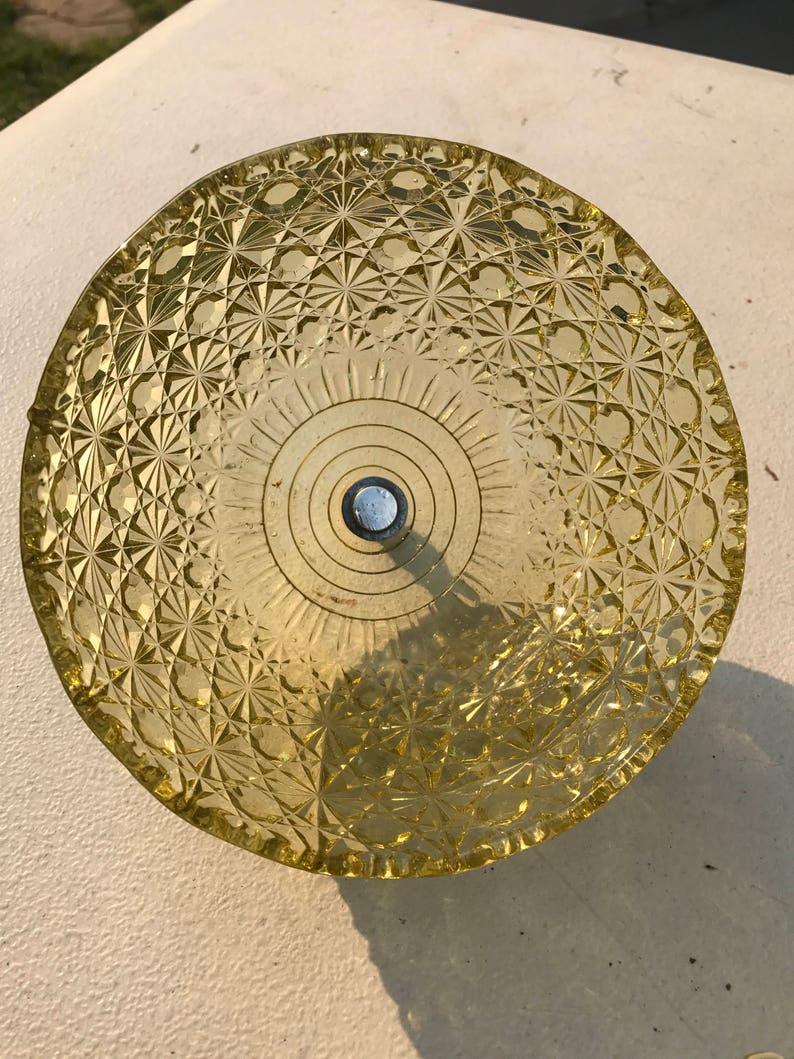 Daisy & Button Yellow Glass Butter Dish/ Cheese Keeper /w Silver Knob