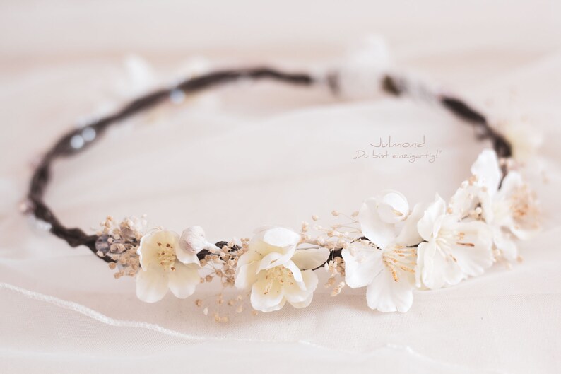 Haar Accessoire , Braut Haarkranz mit Blumen und Perlen , Blumenkranz Haare , Haarschmuck Braut , bridal fairy hair crown , white headpieces Bild 2