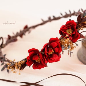 Bandeau rustique avec des roses rouges Couronne de fleurs Accessoires de cheveux de mariée Couronne de cheveux Roses Rouge Fleurs de la couronne elfique Couronne de cheveux de mariage image 7