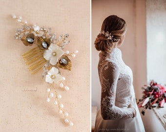 Hair Accessories Bride Wedding Hair Comb Headdress . Pearl hair comb . Romantic Bride Hair Comb . peals hair accessories . Wedding Headpieces