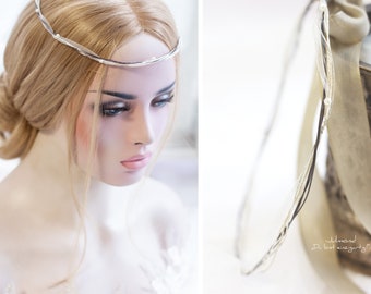 Elfenkrone als Haarschmuck für eine Boho Braut . romantic hair ornament . wedding hair wreaths . bridal hair crown