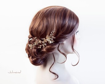 Bridal hair accessories in gold with pearls, headpiece, hair comb for wedding
