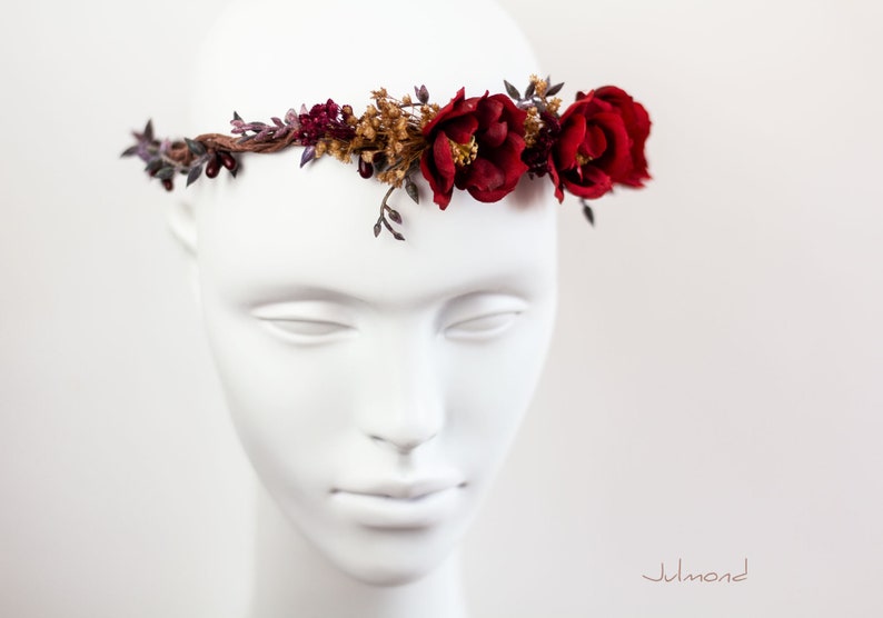 Bandeau rustique avec des roses rouges Couronne de fleurs Accessoires de cheveux de mariée Couronne de cheveux Roses Rouge Fleurs de la couronne elfique Couronne de cheveux de mariage image 2