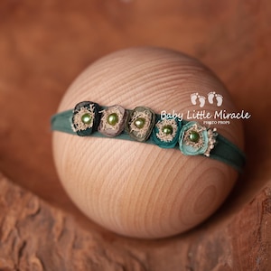 Baby green headband, baby headband, photo prop, newborn headband, newborn tieback, Baby shower gift, Vinted headband, Tieback