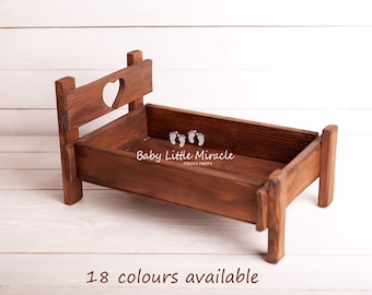 Cama rústica de madera, accesorios para recién nacidos, cama hecha a mano, accesorio para fotos, cama para muñecas, cama vintage, regalo para baby shower, accesorio para fotos vintage, accesorio para fotos de recién nacidos
