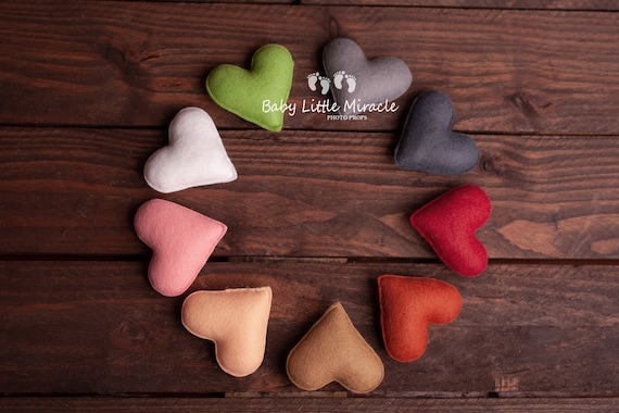 Sfondo in tessuto per neonati di San Valentino con cuori per accessori fotografici per neonati, cuscino per pose per neonati, sfondo in tessuto per pose per neonati - Italia