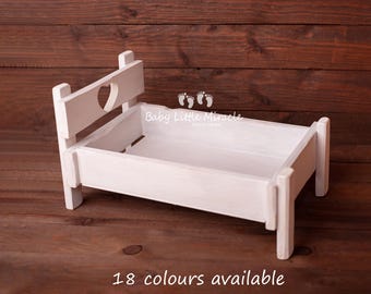 Cama rústica de madera, accesorios para recién nacidos, cama hecha a mano, accesorio para fotos, cama para muñecas, cama vintage, regalo para baby shower, accesorio para fotos vintage, accesorio para fotos de recién nacidos