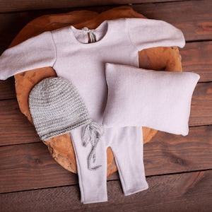 Light grey Newborn outfit, Newborn romper, Newborn photo prop, Newborn bonnet hat, Newborn light grey body, Girls photo prop, Knitted romper