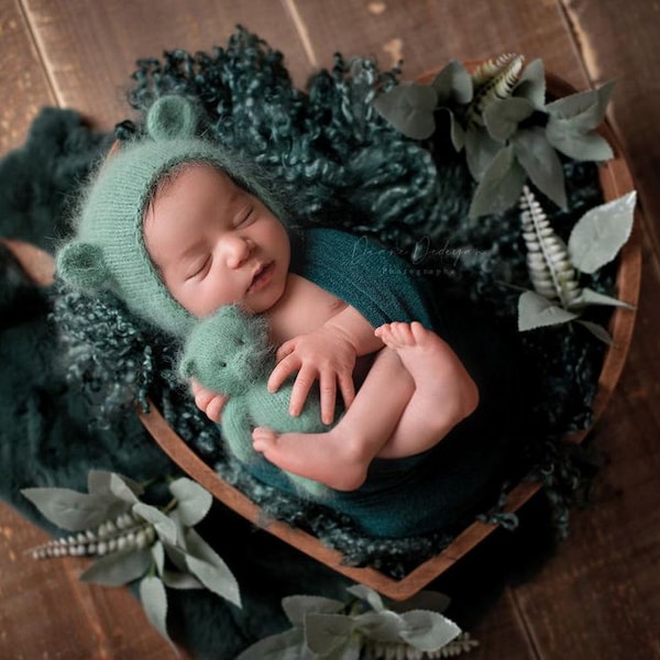 Wooden heart bowl, Wood bowl, Photo prop, Newborn photo prop, Rustic bowl, Vintage photo prop, Heart photo prop, Vintage newborn bowl