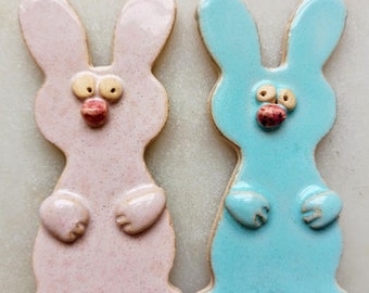 Cute Magnets • Set of 2 Bunny Ceramic Magnets in Pink / Blue • Fridge & Kitchen Decor • Housewarming Gift • Easter Decor • Handmade Gift Set