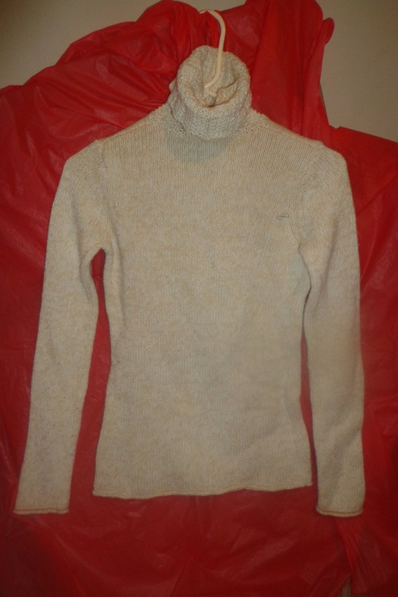White Turtleneck Sweater BY tHE GAP Size Small