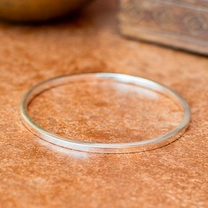 Bangle bracelet