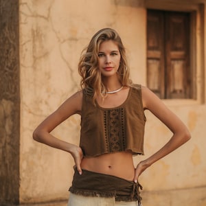 Kurzes Top mit Ethno-Print