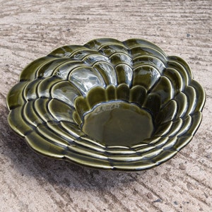 Vintage porcelain tray / plate in a shape of a flower made by Honiton in England