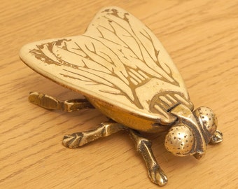 Solid brass box fly / sculpture || decorative jewellery box || can be used as an ashtray