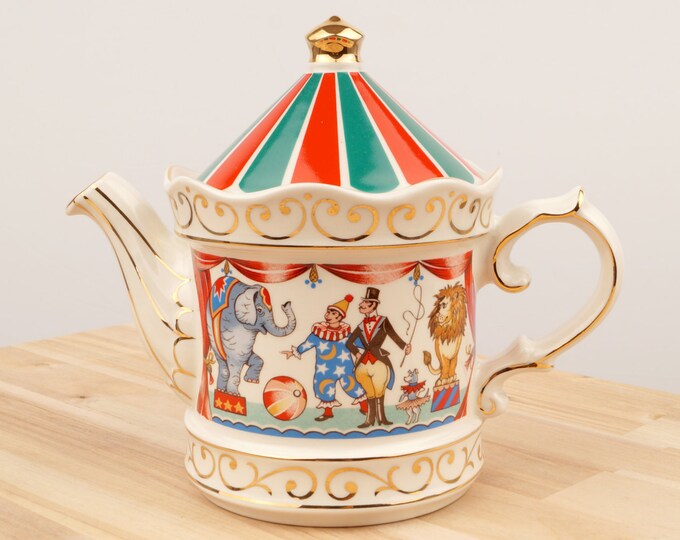 Sadler Edwardian Entertainment Circus 4400 Reg. Design 2005895 Teapot Made in Staffordshire