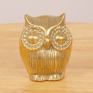 Owl / brass owl / brass bird || Home decor || Bird statue || Vintage Solid  Brass owl || gift for owl lovers / owl figurine / a single owl