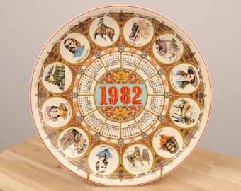 1982 calendar porcelain decorative plate Wedgwood England