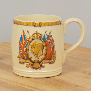 Mug / Cup || The Queen&#39;s Silver Jubilee 1910-1935 George V and Queen Mary  Solian Ware Soho Pottery || Made in England || Vintage