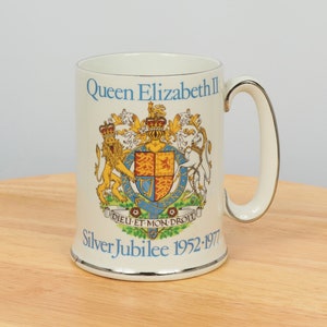 Ceramic mug / cup || Royal Souvenir || Queen Elizabeth II || Royal Silver Jubilee 1952 - 1977 || Produced by Wood & Sons England