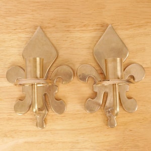 2 wall candle holders || Fleur-de-lis design || Vintage solid brass || Stylized lily or iris || Set of two
