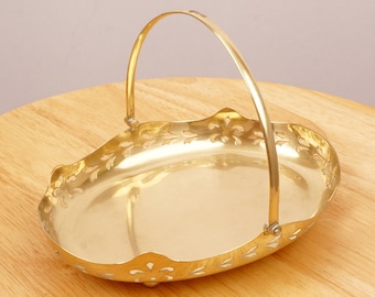 Fruit tray / candy dish / bowl / basket || handle || Vintage solid brass || 4 legs