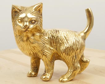 Cat Sculpture / Kitten Figurine  || Vintage solid brass