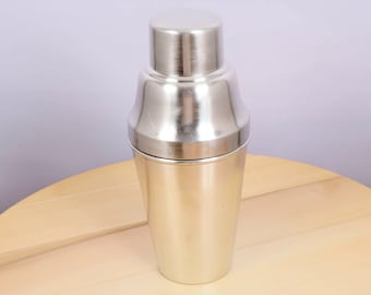 Silver plated cocktail shaker / flask / bottle || Vintage cocktail shaker  || Made in England W. S&S EPNS a1 2261 1 pint