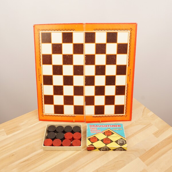 Draughts ( Draughtsmen highly polished hardwood , Spears' s Games ) and Chess and Draughts Board ( House Martin  Made in England) || Vintage