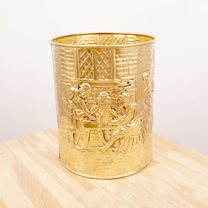 Container / coal scuttle / flower pot || Vintage brass || Pub Scene || Peerage || Birmingham, England