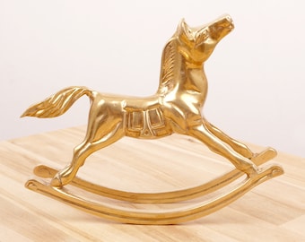 Cheval || Sculpture / Figurine || cheval qui se balance en laiton massif vintage